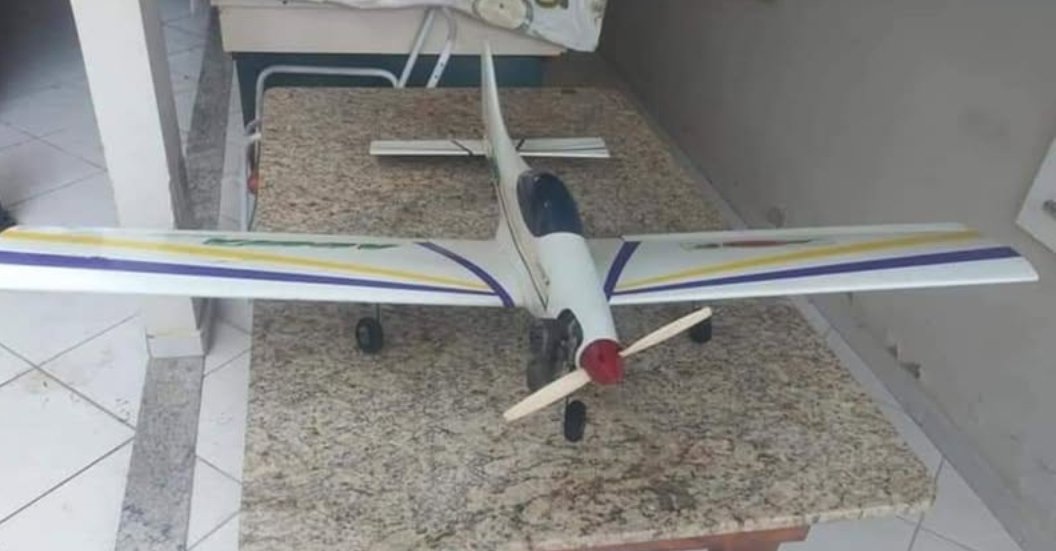 Vendo esse aero modelo aguia 46.